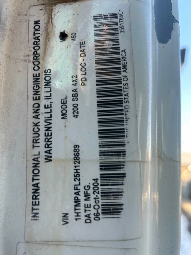 2005 International 4200 4X2 SERVICE UTILITY W/ CRANE 25,000 ORIGINAL MILES FINANCING AVAILABLE - 22996200 - 12