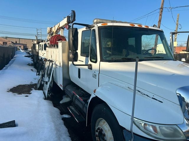 2005 International 4200 4X2 SERVICE UTILITY W/ CRANE 25,000 ORIGINAL MILES FINANCING AVAILABLE - 22996200 - 1