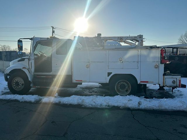 2005 International 4200 4X2 SERVICE UTILITY W/ CRANE 25,000 ORIGINAL MILES FINANCING AVAILABLE - 22996200 - 3