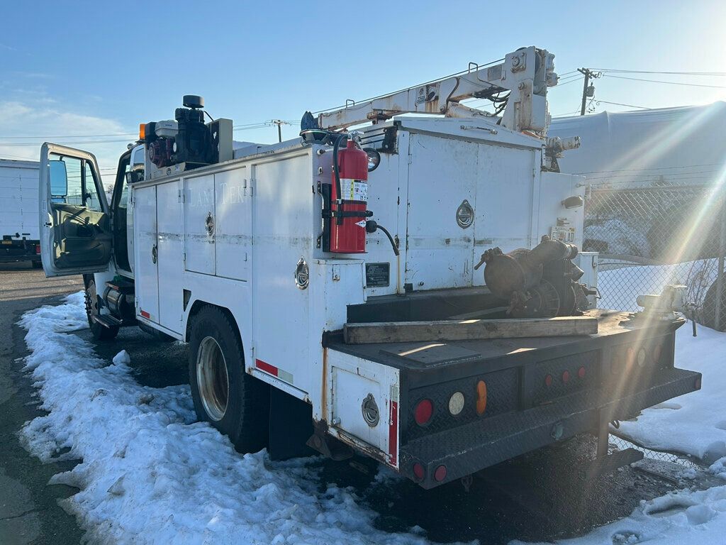 2005 International 4200 4X2 SERVICE UTILITY W/ CRANE 25,000 ORIGINAL MILES FINANCING AVAILABLE - 22996200 - 4