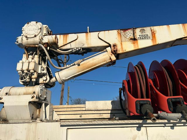 2005 International 4200 4X2 SERVICE UTILITY W/ CRANE 25,000 ORIGINAL MILES FINANCING AVAILABLE - 22996200 - 7