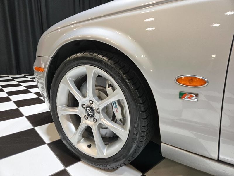 2005 Jaguar S-Type 4dr Sedan V8 R Supercharged - 22934584 - 11