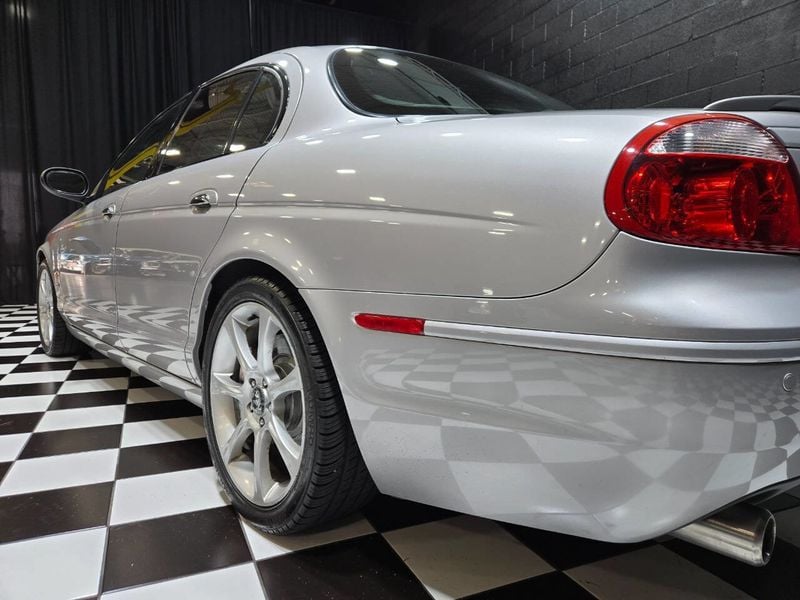 2005 Jaguar S-Type 4dr Sedan V8 R Supercharged - 22934584 - 19