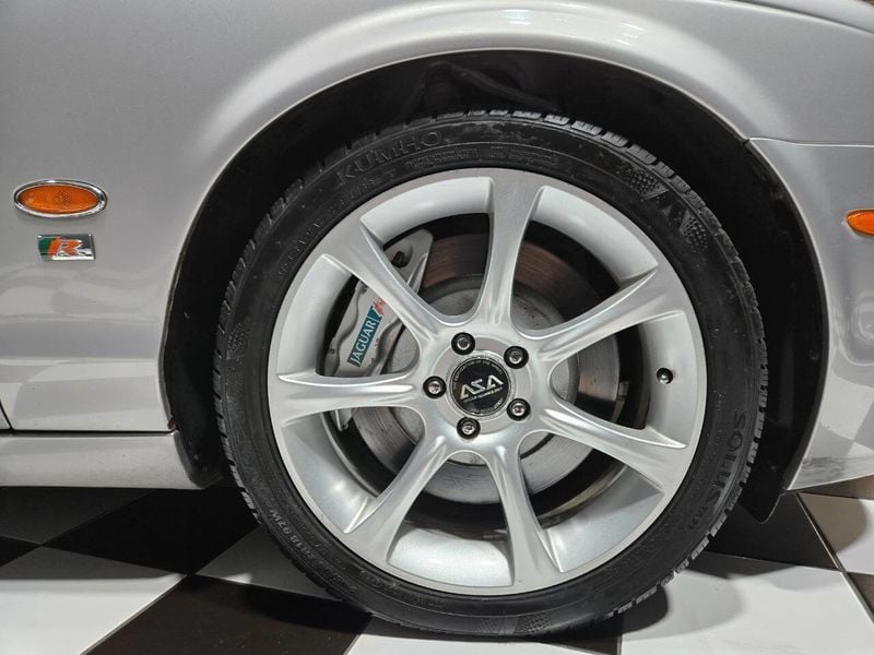 2005 Jaguar S-Type 4dr Sedan V8 R Supercharged - 22934584 - 32