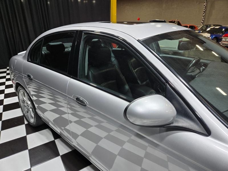 2005 Jaguar S-Type 4dr Sedan V8 R Supercharged - 22934584 - 33