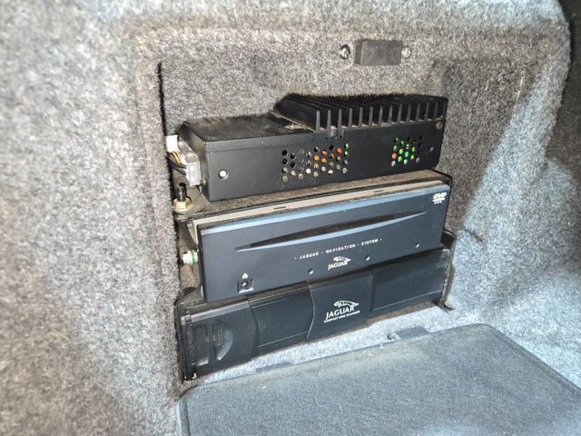 2005 Jaguar S-Type 4dr Sedan V8 R Supercharged - 22934584 - 42