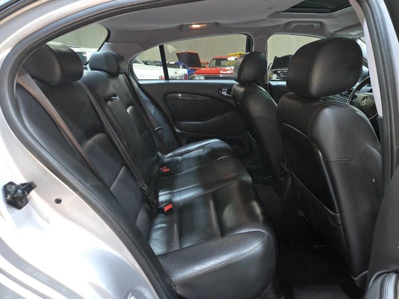 2005 Jaguar S-Type 4dr Sedan V8 R Supercharged - 22934584 - 57