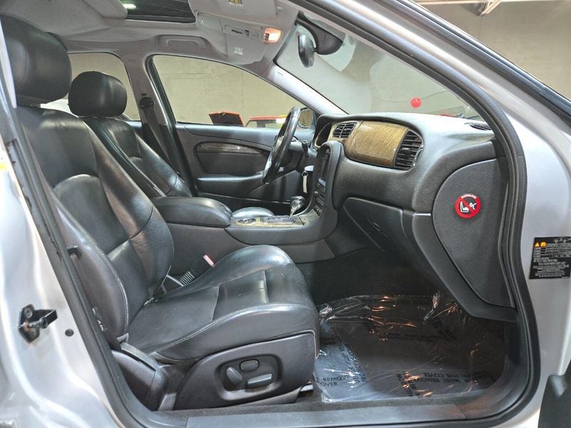 2005 Jaguar S-Type 4dr Sedan V8 R Supercharged - 22934584 - 69