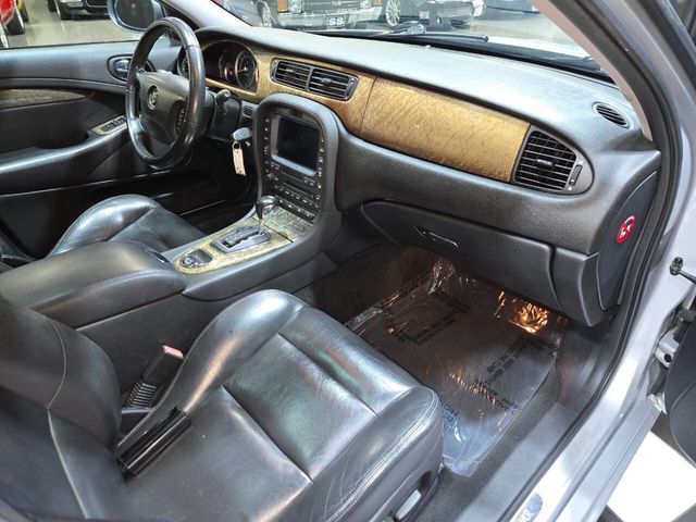 2005 Jaguar S-Type 4dr Sedan V8 R Supercharged - 22934584 - 7