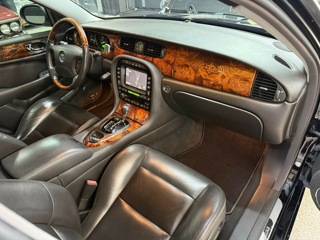 2005 Jaguar XJ Local Trade/XJR/Heated Leather Seats/Alpine Premium Audio/NAV - 23061713 - 13
