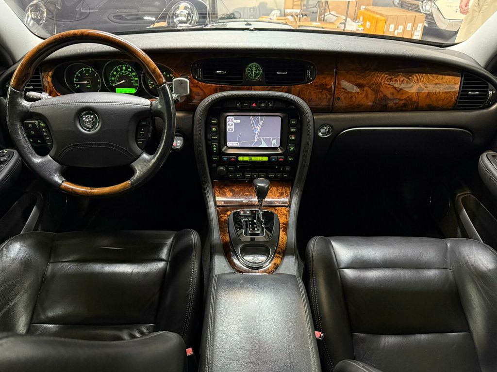 2005 Jaguar XJ Local Trade/XJR/Heated Leather Seats/Alpine Premium Audio/NAV - 23061713 - 14