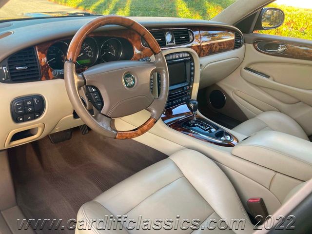 2005 Jaguar XJR  - 21254055 - 12