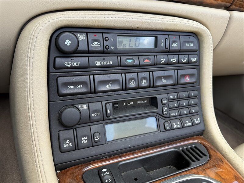 2005 Jaguar XK8 2dr Convertible XK8 Clean Carfax Florida Car - 22867412 - 25