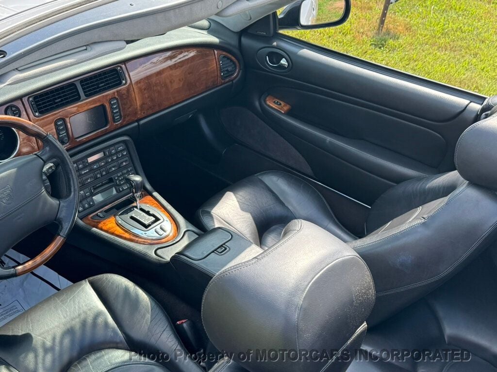 2005 Jaguar XK 8 Convertible XKR photo 11