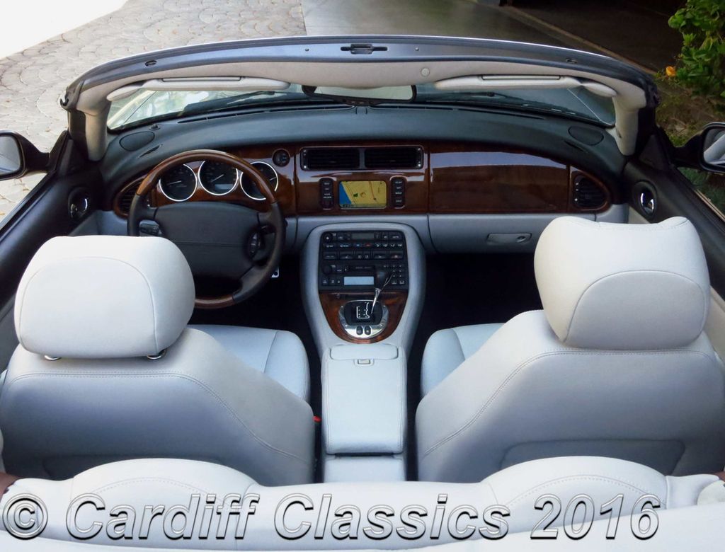2005 Jaguar XKR Supercharged Convertible - 15365450 - 19