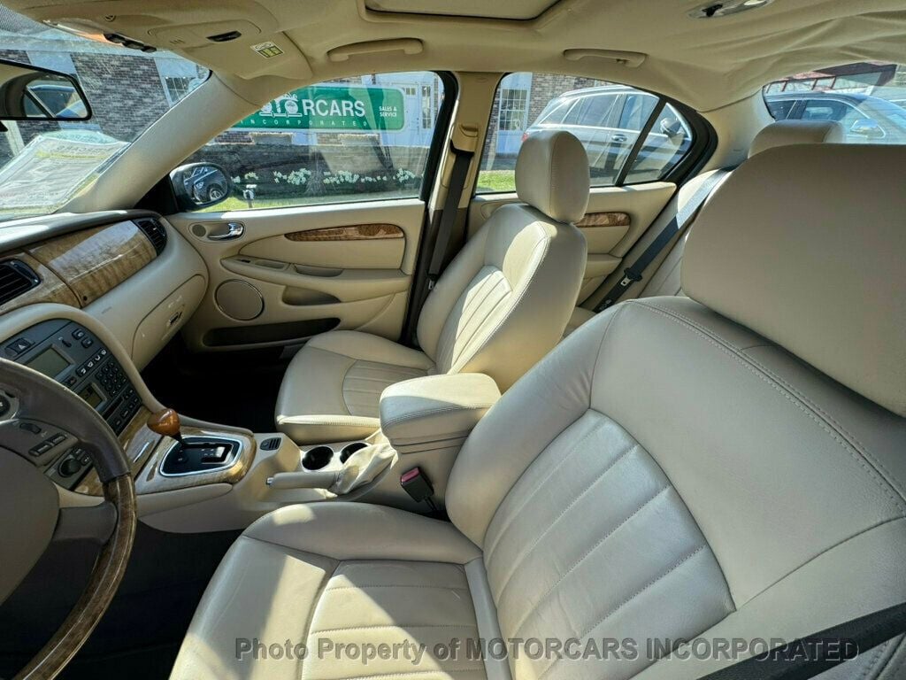 2005 Jaguar X-Type photo 10