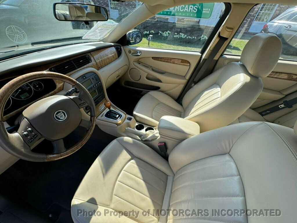 2005 Jaguar X-Type photo 11