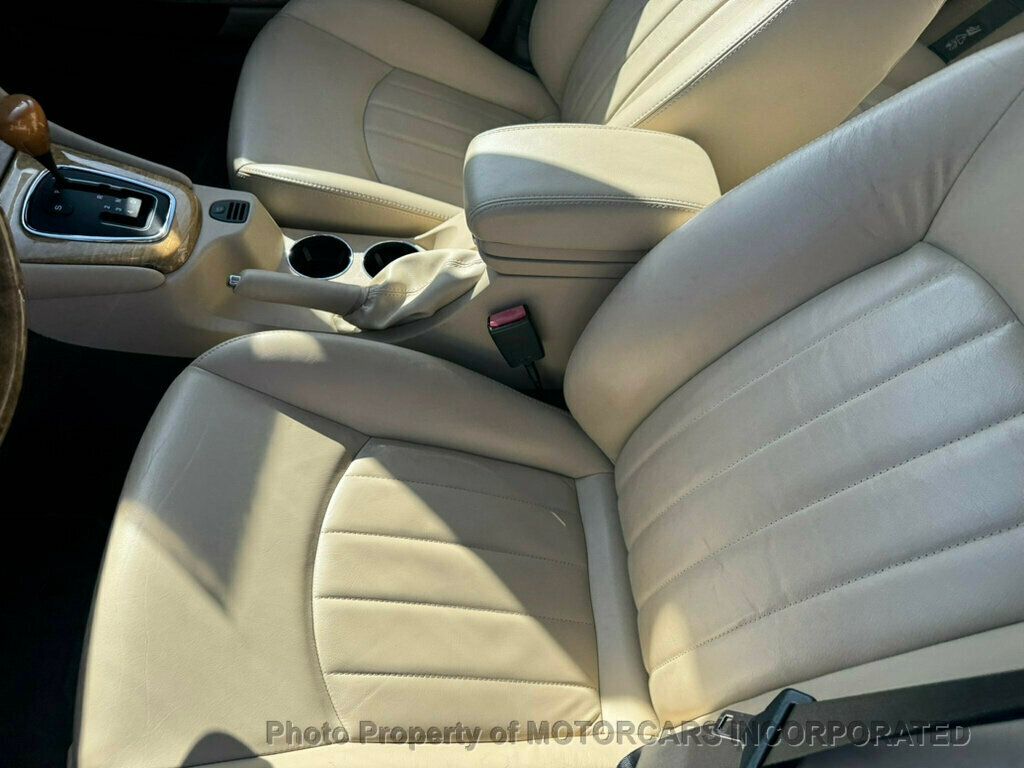 2005 Jaguar X-Type photo 13