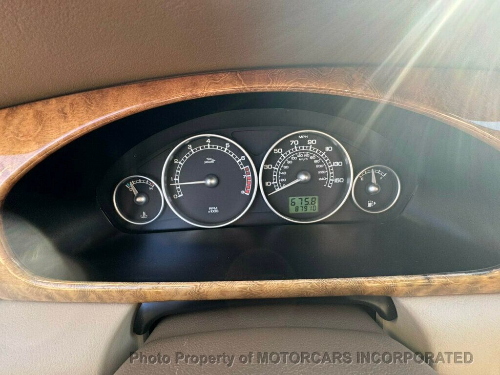2005 Jaguar X-Type photo 14