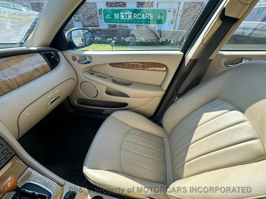 2005 Jaguar X-Type photo 18