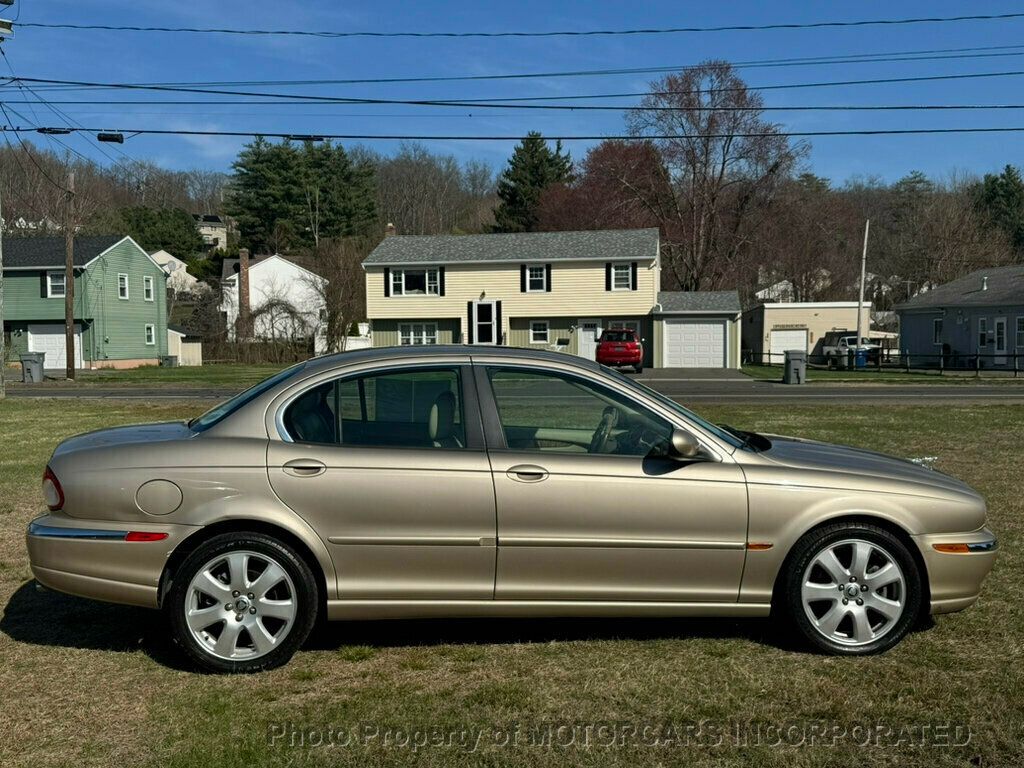 2005 Jaguar X-Type photo 8