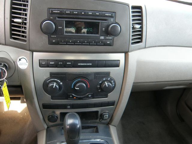 2005 Jeep Grand Cherokee 4dr Laredo - 23007994 - 10