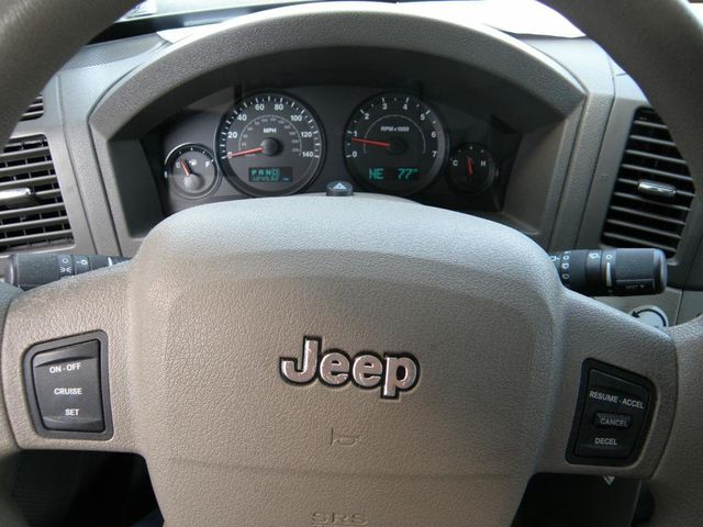 2005 Jeep Grand Cherokee 4dr Laredo - 23007994 - 11