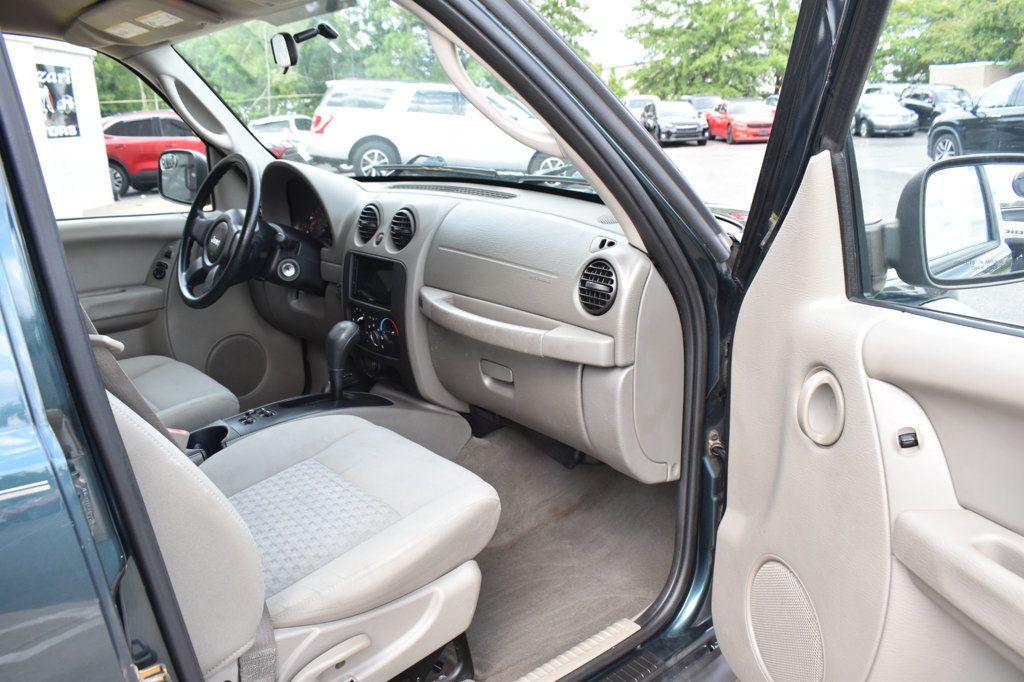 2005 Jeep Liberty 4dr Sport 4WD - 23084833 - 16