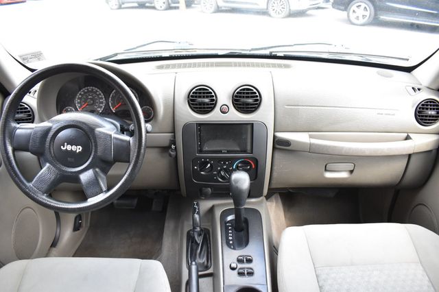 2005 Jeep Liberty 4dr Sport 4WD - 23084833 - 24