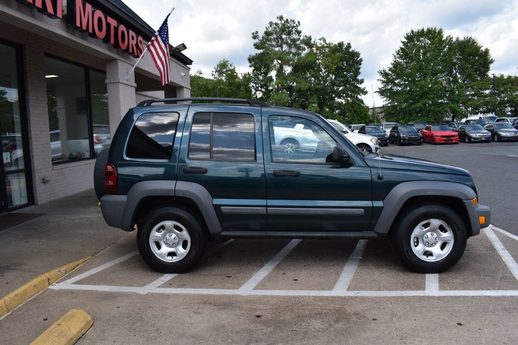 2005 Jeep Liberty 4dr Sport 4WD - 23084833 - 8