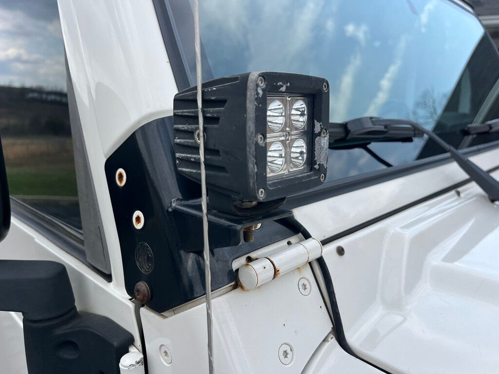 2005 Jeep Wrangler Lifted 2-Door 4x4 Convertible 6-Speed Off-Road Ready - 22994307 - 20