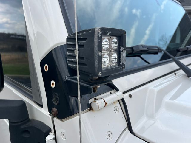 2005 Jeep Wrangler Lifted 2-Door 4x4 Convertible 6-Speed Off-Road Ready - 22994307 - 20