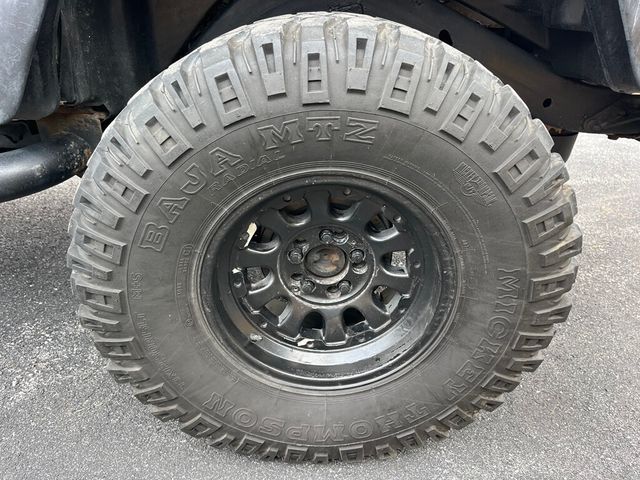 2005 Jeep Wrangler Lifted 2-Door 4x4 Convertible 6-Speed Off-Road Ready - 22994307 - 28