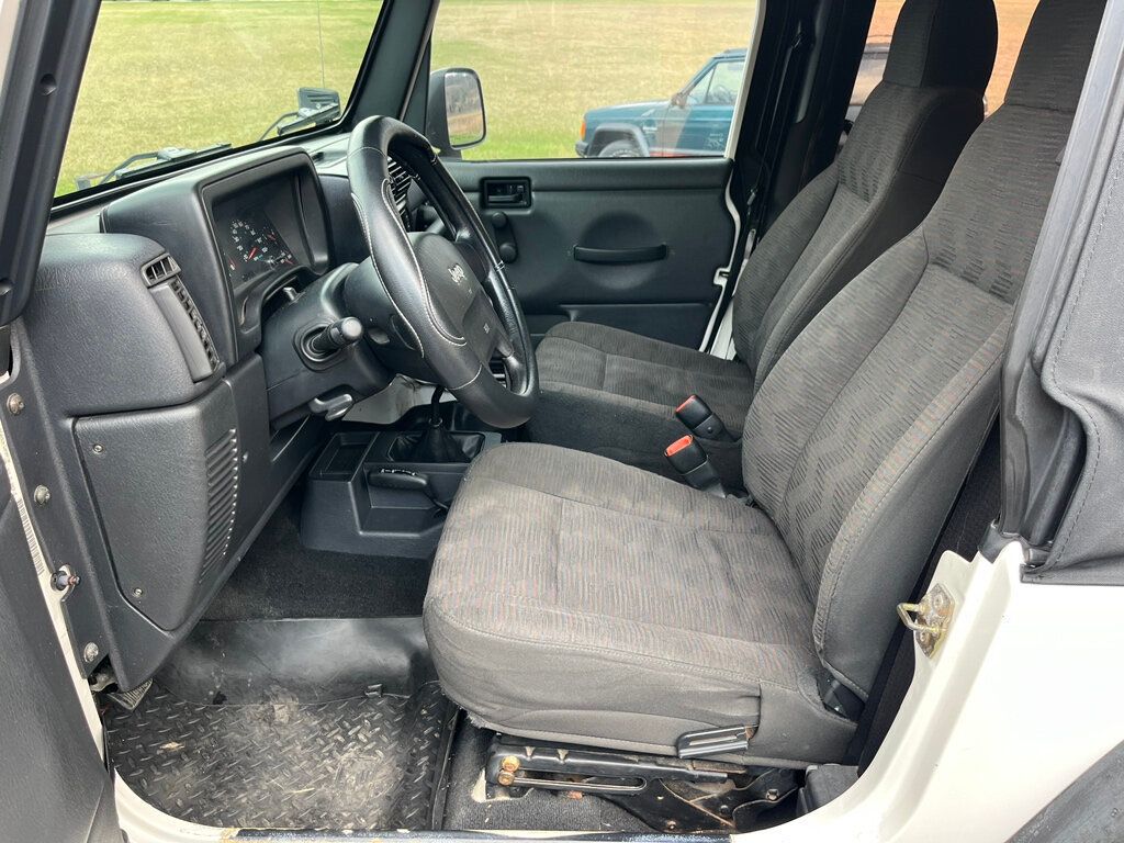 2005 Jeep Wrangler Lifted 2-Door 4x4 Convertible 6-Speed Off-Road Ready - 22994307 - 33