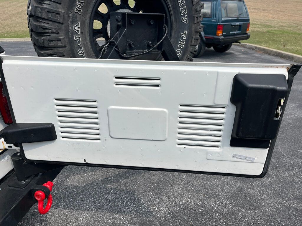 2005 Jeep Wrangler Lifted 2-Door 4x4 Convertible 6-Speed Off-Road Ready - 22994307 - 38