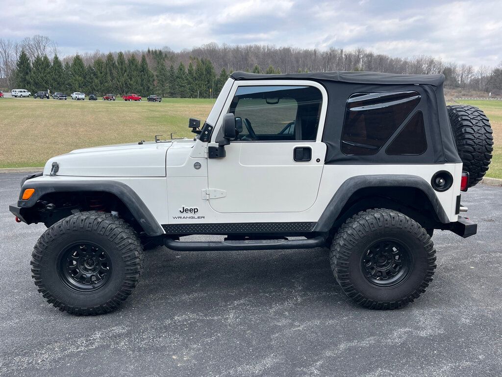 2005 Jeep Wrangler Lifted 2-Door 4x4 Convertible 6-Speed Off-Road Ready - 22994307 - 3