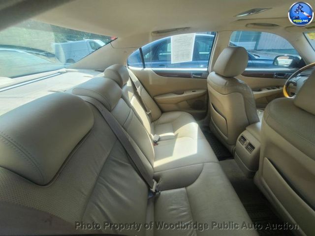 2005 Lexus ES 330 4dr Sedan - 23052391 - 8