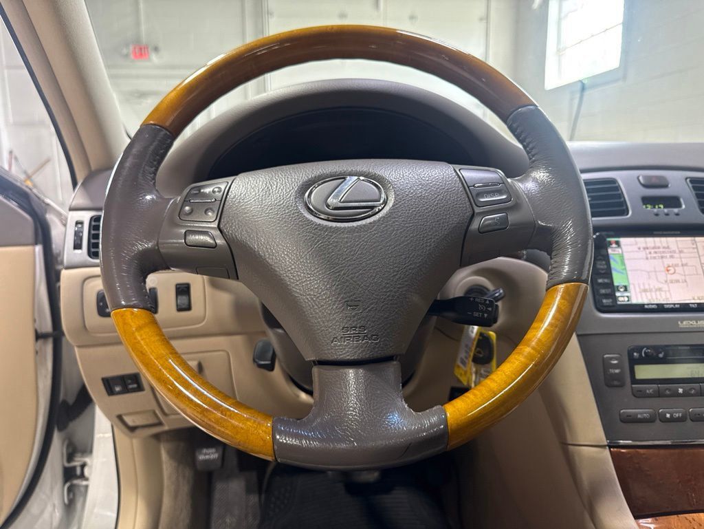 2005 Lexus ES 330 4dr Sedan - 23024578 - 9