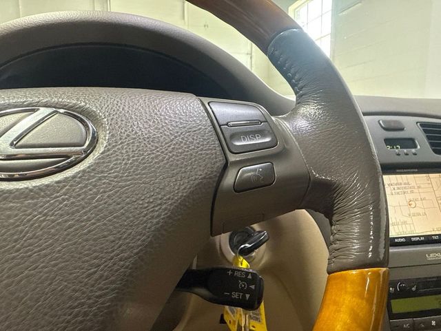 2005 Lexus ES 330 4dr Sedan - 23024578 - 10