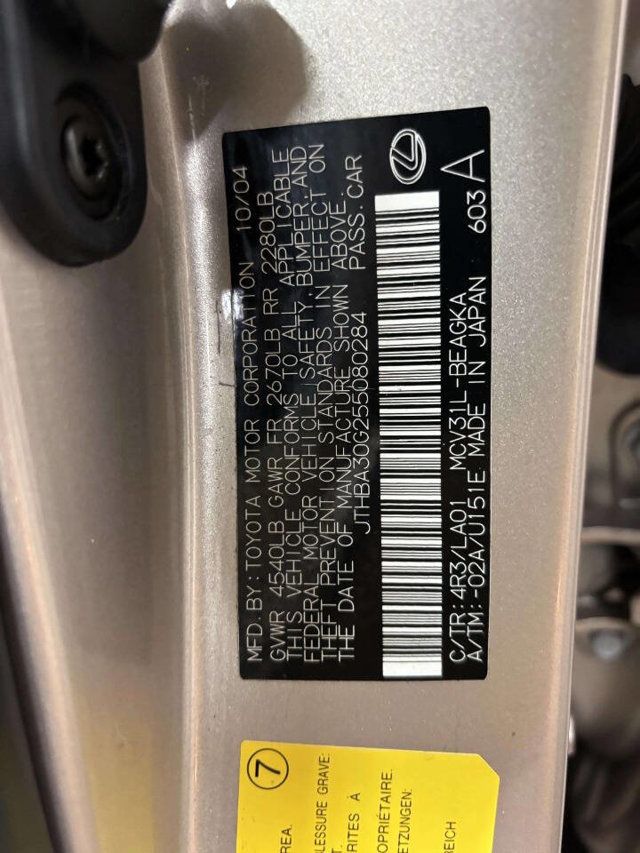 2005 Lexus ES 330 4dr Sedan - 23018675 - 34