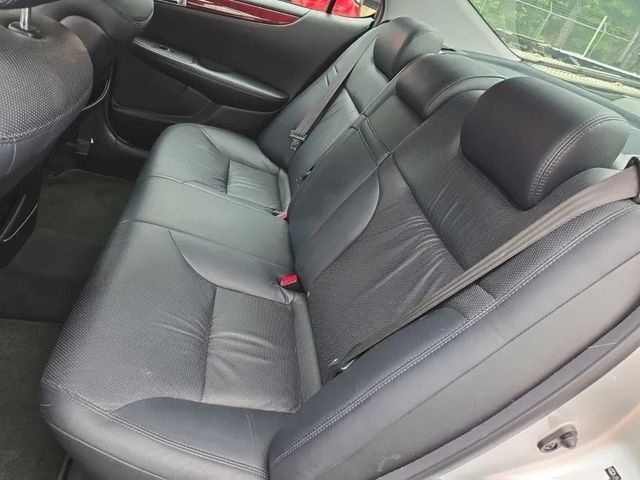 2005 Lexus ES 330 4dr Sedan - 23036046 - 6