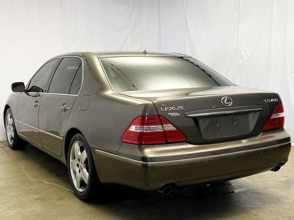 2005 Lexus LS 430 photo 2