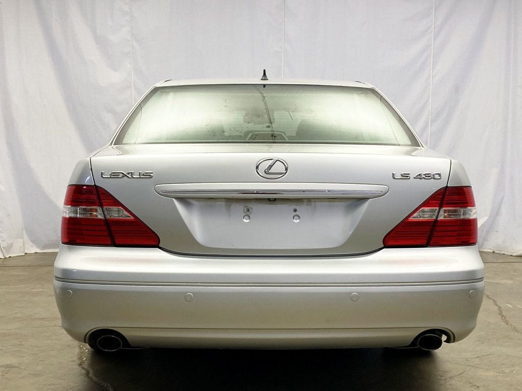 2005 Lexus LS 430 photo 4