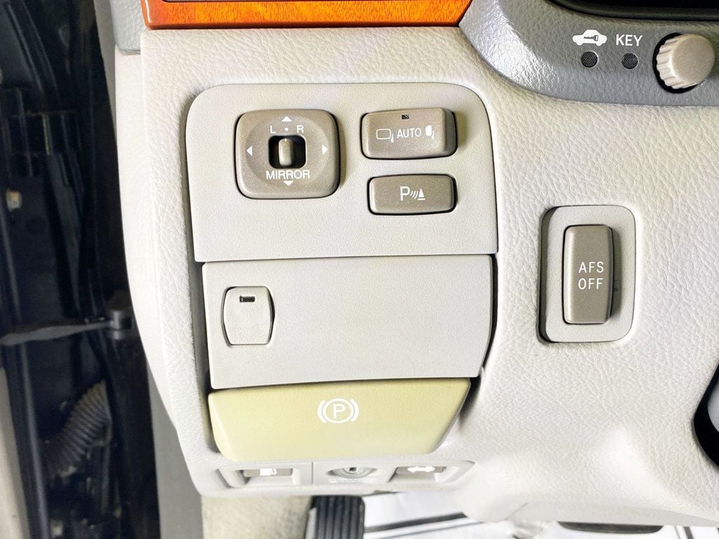 2005 Lexus LS 430 4dr Sedan - 22932278 - 19