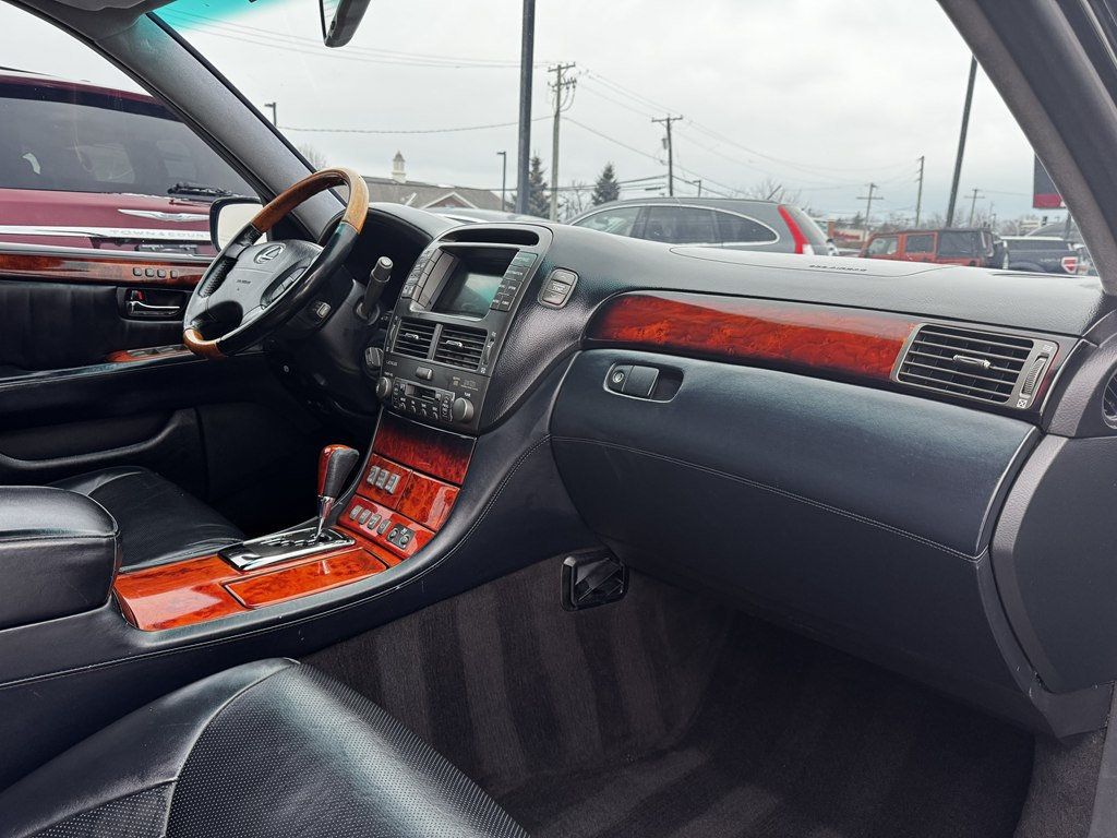 2005 Lexus LS 430 4dr Sedan - 22979946 - 18