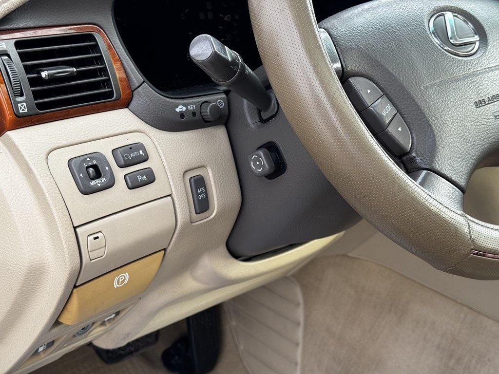 2005 Lexus LS 430 4dr Sedan - 22982550 - 11