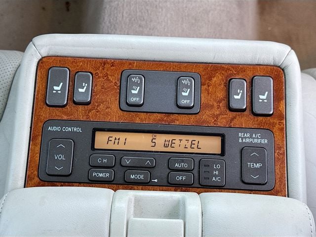 2005 Lexus LS 430 4dr Sedan - 22978649 - 16