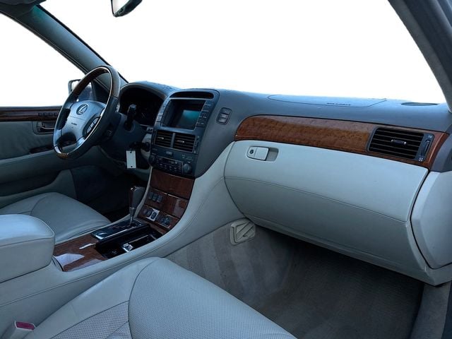 2005 Lexus LS 430 4dr Sedan - 22978649 - 19