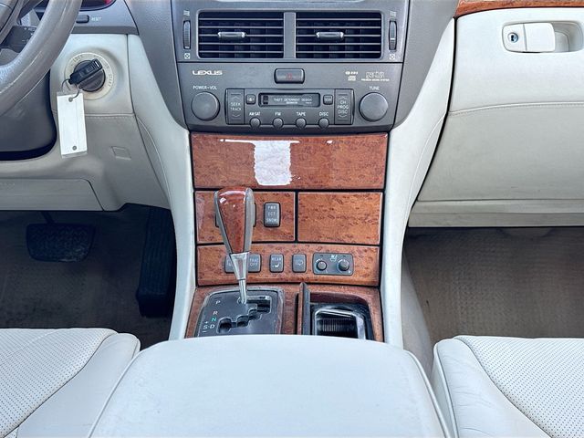 2005 Lexus LS 430 4dr Sedan - 22978649 - 21