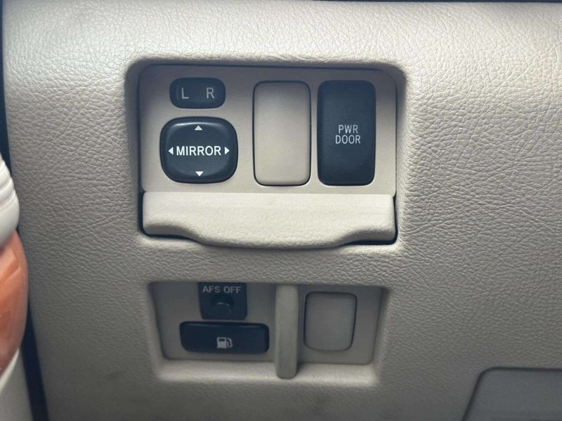 2005 Lexus RX 330 4dr SUV AWD - 23026740 - 27
